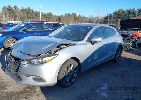 2018 Mazda Mazda3 Touring z USA, uszkodzony, nr VIN 3MZBN1L3XJM206329